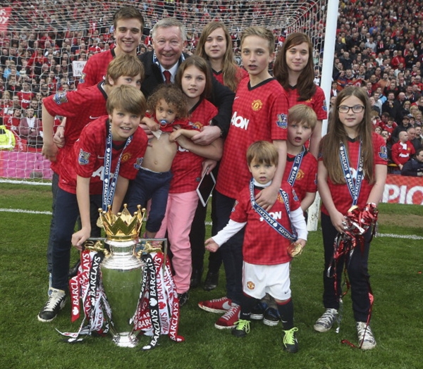 Cận cảnh lễ đăng quang đầy cảm xúc của Manchester United 32