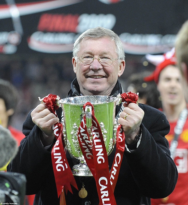Điểm lại những khoảnh khắc nâng cúp trong sự nghiệp của Sir Alex Ferguson 20