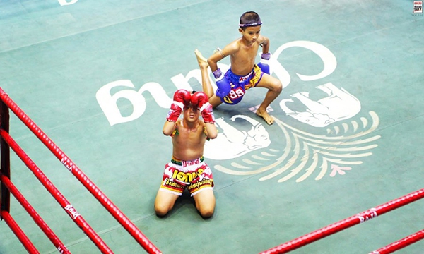 Tuổi thơ khắc nghiệt của những "tiểu võ sĩ"  Muay Thai 1