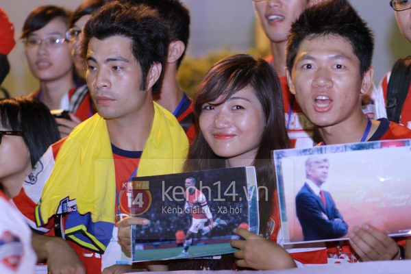 CĐV Việt Nam cuồng nhiệt chào đón Arsenal  10