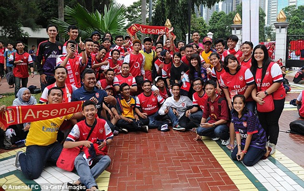 Arsenal mở đầu tour du đấu với chiến thắng 7-0 trước Indonesia XI 3