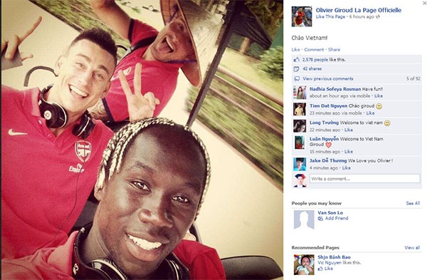 Sao Arsenal thích thú với "fan cuồng cởi trần" người Việt 5