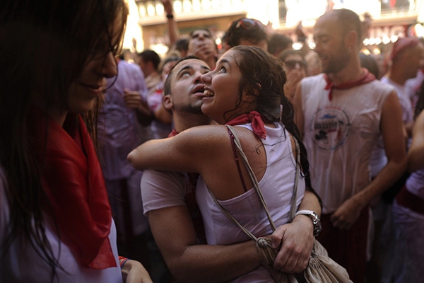 Ngắm những cô gái nóng bỏng tại Lễ hội “chạy bò” ở Tây Ban Nha 18