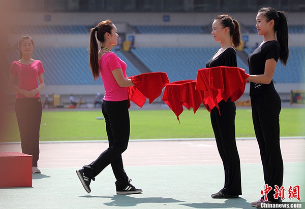 Ngắm đội tình nguyện viên "siêu mẫu" của Đại hội TDTT Trung Quốc 14