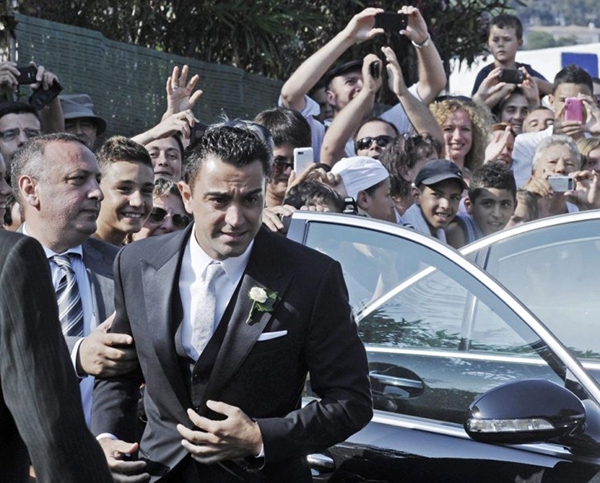 Sao Barca nô nức đi dự đám cưới Xavi 1