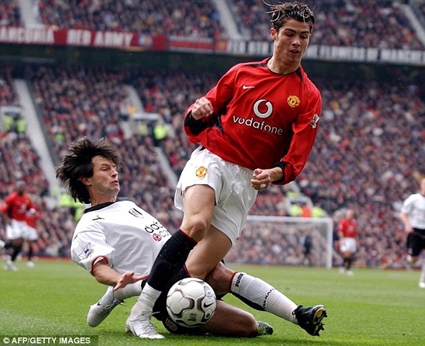Ngày này năm xưa: Ronaldo đối đầu MU trong trận đấu bước ngoặt cuộc đời 4