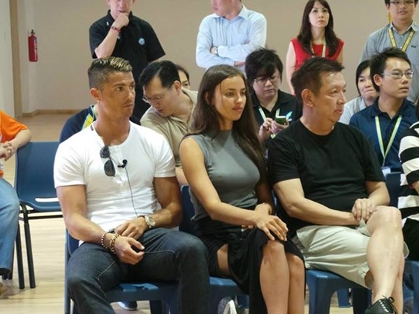 Chùm ảnh: Vắng Ronaldo, Irina Shayk “cặp kè” với cả loạt trai lạ 2