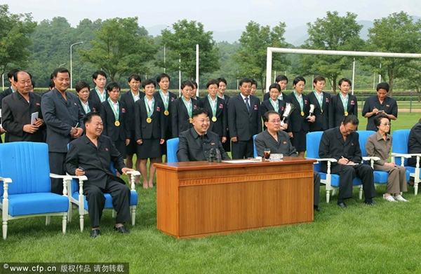 VĐV Triều Tiên khóc như mưa khi được gặp nhà lãnh đạo Kim Jong-un 9