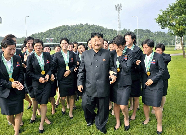 VĐV Triều Tiên khóc như mưa khi được gặp nhà lãnh đạo Kim Jong-un 7