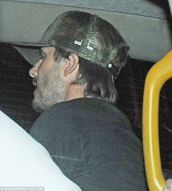 Beckham bị phát hiện "lờ đờ" trên taxi vì say rượu 6