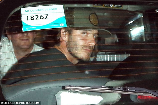 Beckham bị phát hiện "lờ đờ" trên taxi vì say rượu 4