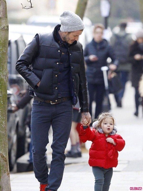 Những hình ảnh siêu dễ thương của bé Harper Seven Beckham 15