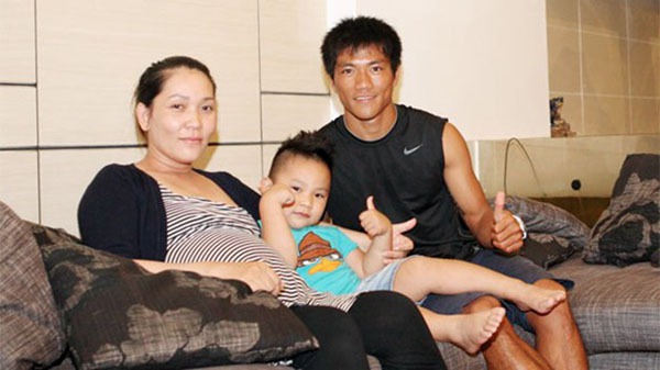Những gia đình hạnh phúc trong giới cầu thủ Việt 31