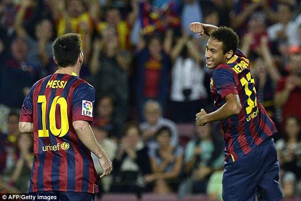Messi và Neymar rủ nhau khoe "quý tử" 7