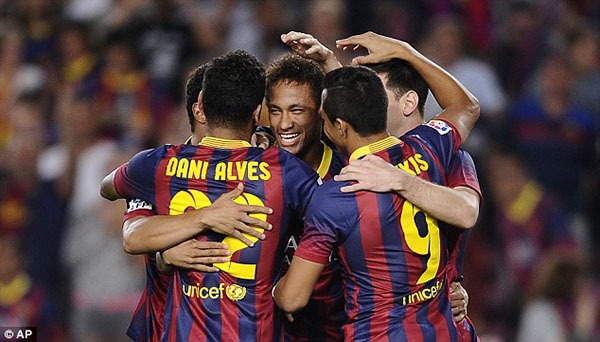 Messi và Neymar rủ nhau khoe "quý tử" 8