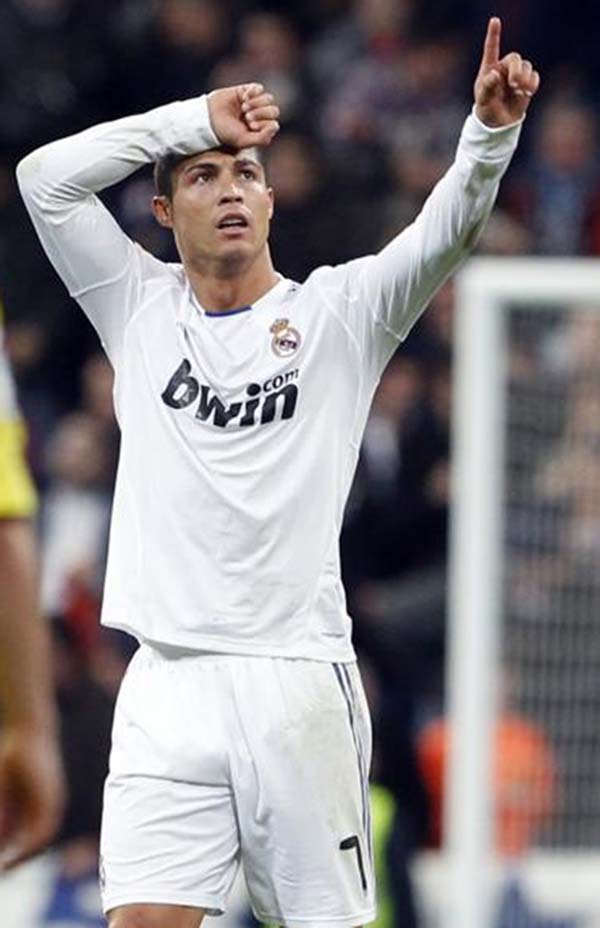 Điểm lại những màn ăn mừng độc đáo của Cristiano Ronaldo 10