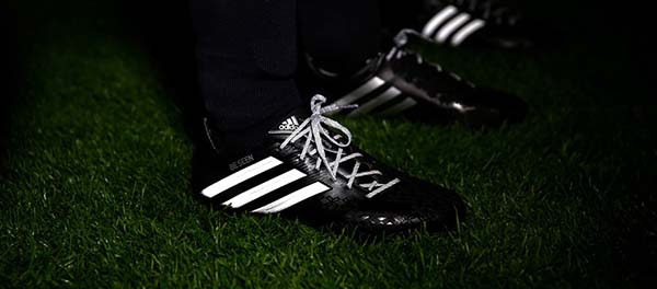 Adidas cho ra mắt bộ sưu tập giày phản quang vô cùng ấn tượng 6