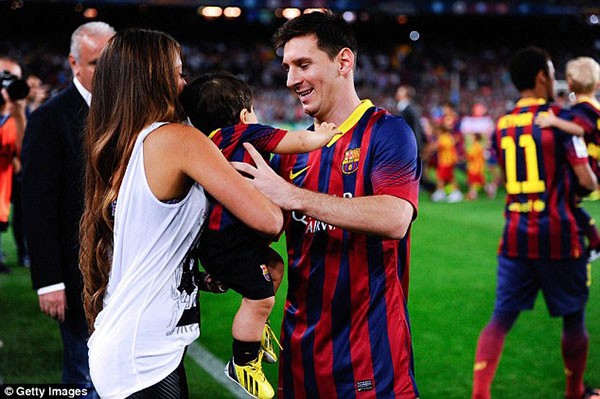 Messi v&agrave; Fabregas đồng loạt khoe con y&ecirc;u tr&ecirc;n Instagram 3