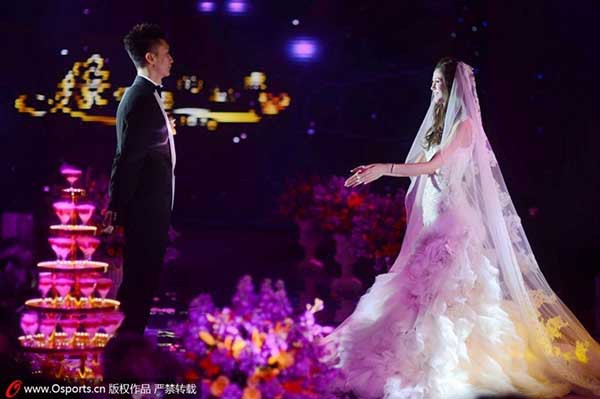 Cô dâu xinh đẹp của sao bóng rổ Trung Quốc rạng rỡ trong ngày cưới 16