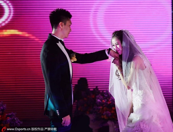 Cô dâu xinh đẹp của sao bóng rổ Trung Quốc rạng rỡ trong ngày cưới 10