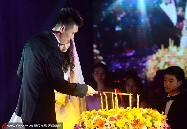 Cô dâu xinh đẹp của sao bóng rổ Trung Quốc rạng rỡ trong ngày cưới 20