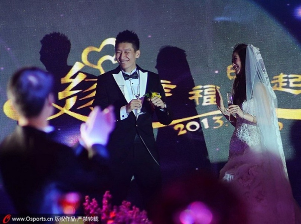 Cô dâu xinh đẹp của sao bóng rổ Trung Quốc rạng rỡ trong ngày cưới 27