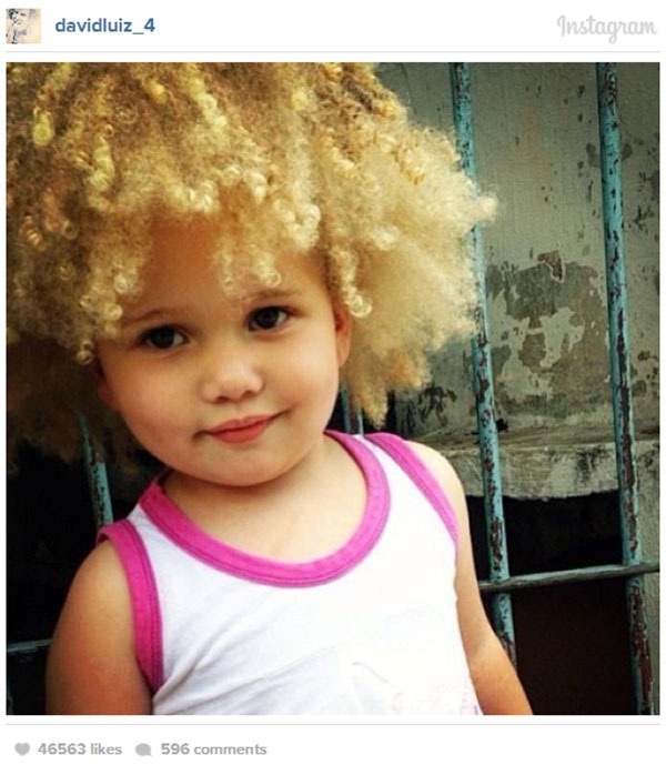 David Luiz mơ ước 1 cô con gái tóc xù giống hệt mình 1