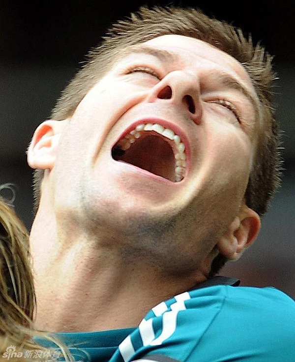 Những sao bóng đá có gương mặt biểu cảm "troll" nhất 9