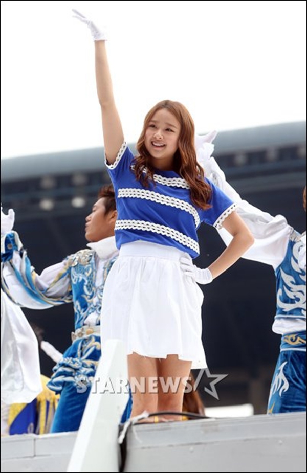 “Bông hoa thể dục dụng cụ xứ Hàn” Son Yeon-Jae nhảy cực sung khi "sắm vai" cheerleader 7