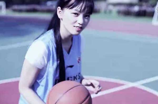 Loạt ảnh dễ thương của "nữ hoàng bóng rổ" gây sốt Trung Quốc và bạn trai "hot boy" 14