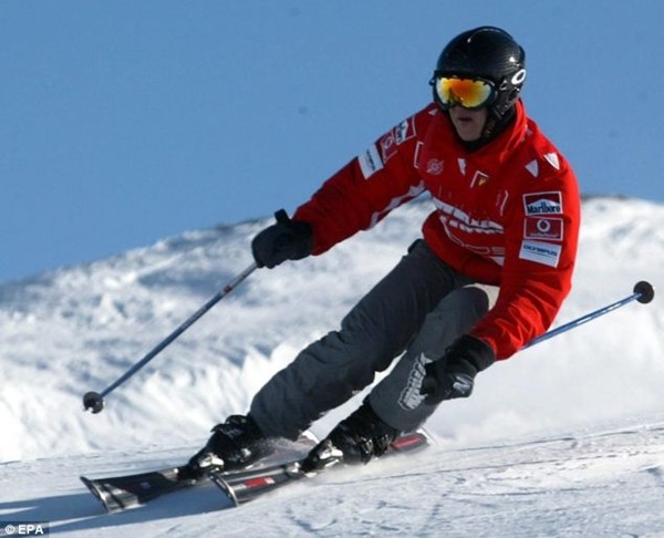 L&agrave;ng F1 thế giới c&ugrave;ng cầu nguyện cho Michael Schumacher 1
