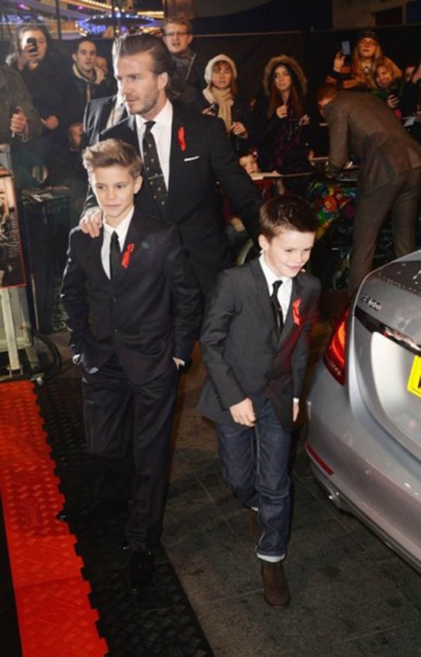 Beckham cùng 3 quý tử lịch lãm trên thảm đỏ 3