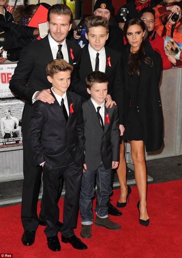 Beckham cùng 3 quý tử lịch lãm trên thảm đỏ 7