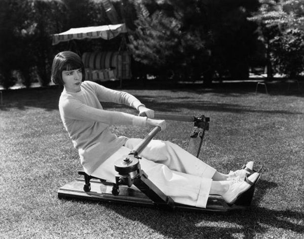 Ch&ugrave;m ảnh hăng say tập gym của c&aacute;c qu&yacute; b&agrave;, qu&yacute; c&ocirc; c&aacute;ch đ&acirc;y cả... thế kỷ 3