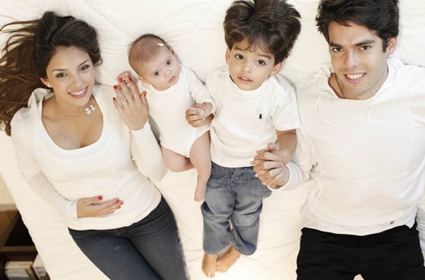 Chùm ảnh 8 năm hạnh phúc của gia đình “thiên thần” Kaka 6