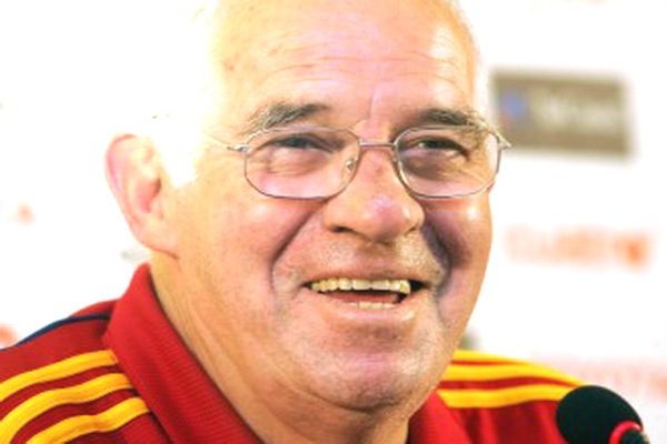 D&agrave;n sao T&acirc;y Ban Nha đồng loạt chia sẻ nỗi buồn v&igrave; sự ra đi của cựu HLV Luis Aragones 1