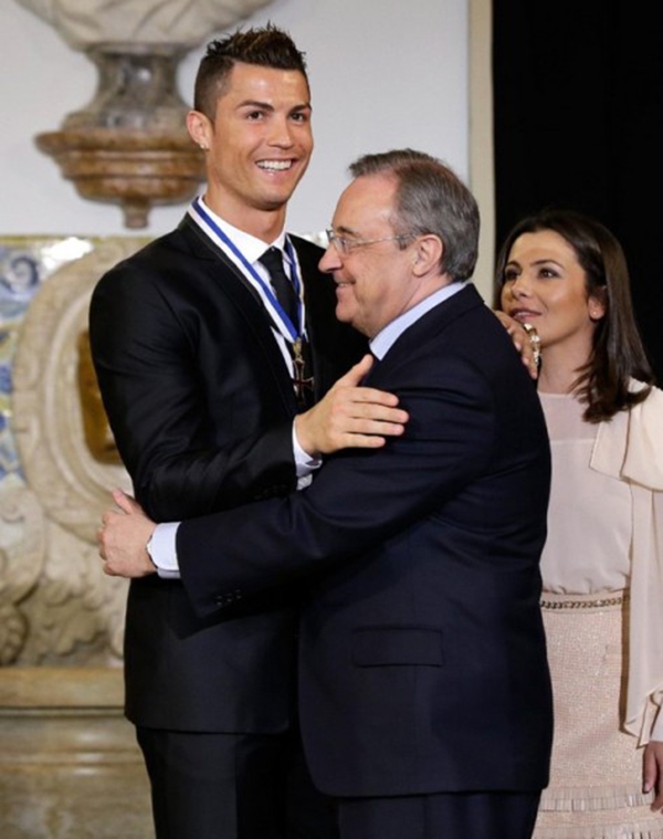 Ronaldo vinh dự được Tổng thống Bồ Đào Nha tặng thưởng 6