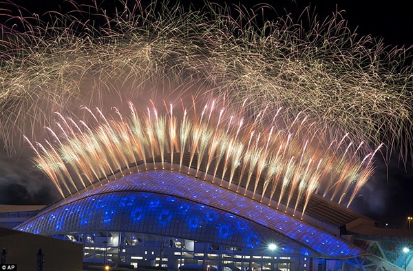 Chùm ảnh Sochi bừng sáng trong đêm khai mạc Olympic  18