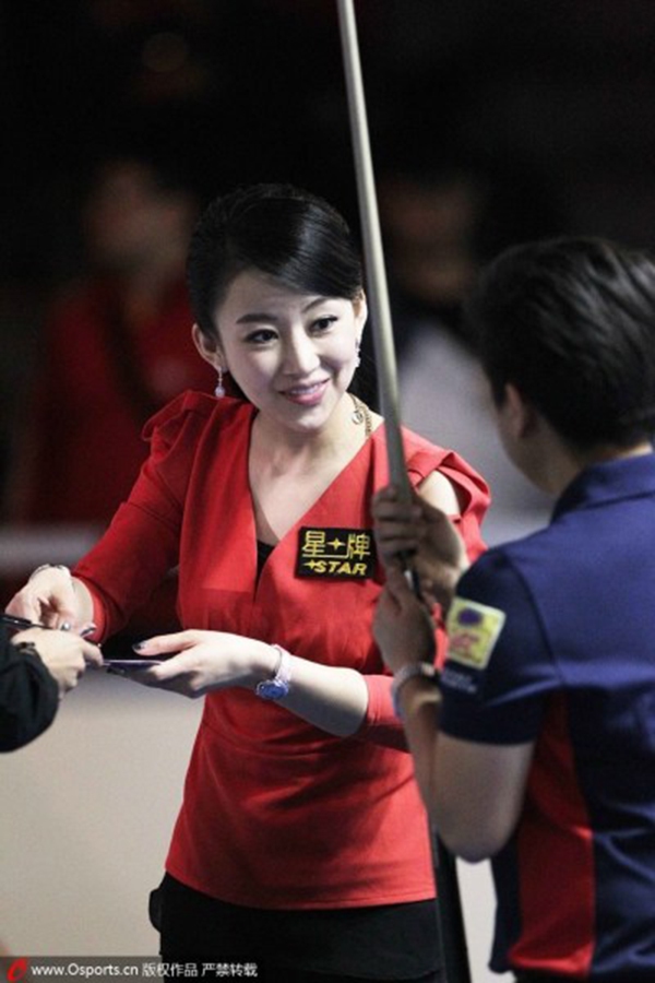 "Mỹ nữ không tuổi" làng billiards Phan Hiểu Đình chu môi, phồng má như "xì tin" 4