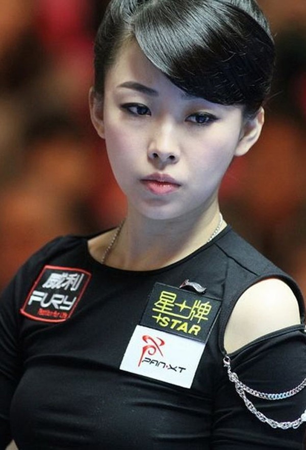 "Mỹ nữ không tuổi" làng billiards Phan Hiểu Đình chu môi, phồng má như "xì tin" 19