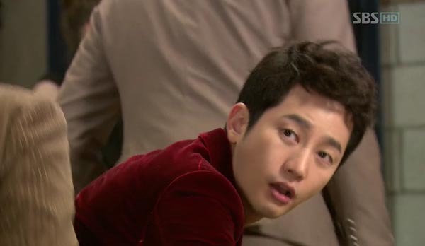 Những hành động khó đỡ của "CEO" Park Shi Hoo 5