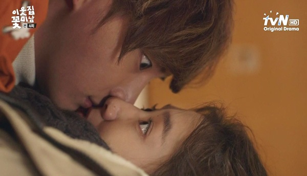  "Nụ hôn đè ngửa" của Shin Hye và trai đẹp 1