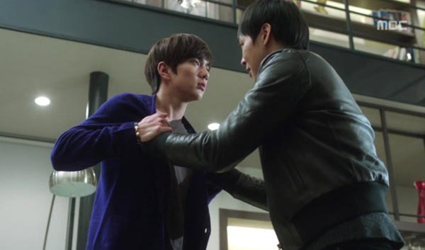 Harry (Yoo Seung Ho) ngấn lệ trước linh vị mẹ 8