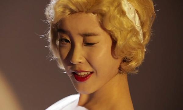 IU h&oacute;a th&acirc;n th&agrave;nh Marilyn Monroe 1