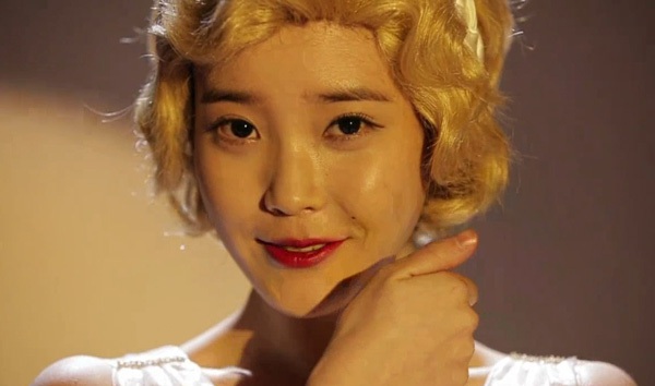 IU h&oacute;a th&acirc;n th&agrave;nh Marilyn Monroe 4