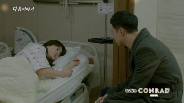 Song Hye Kyo khóc ngất trong vòng tay "anh trai hờ" 6