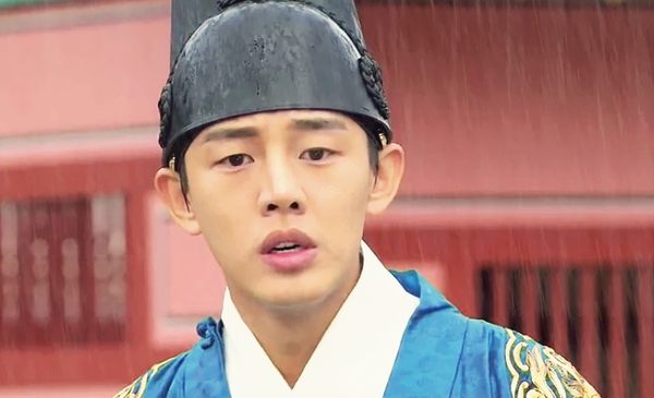 Yoo Ah In hôn Kim Tae Hee say đắm dưới mưa 2