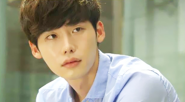 Lee Jong Suk ôm người đẹp từ sau lưng  5