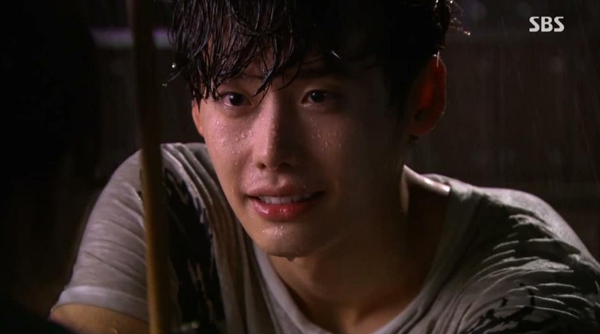 Soo Ha (Lee Jong Suk) lặng lẽ chờ người đẹp dưới mưa 6
