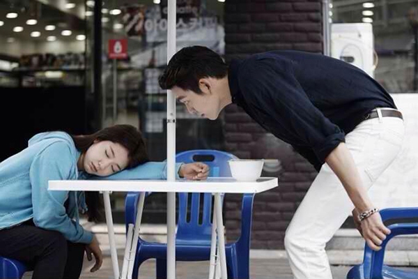 Park Shin Hye vô tư ngủ trước mặt Kim Woo Bin 3